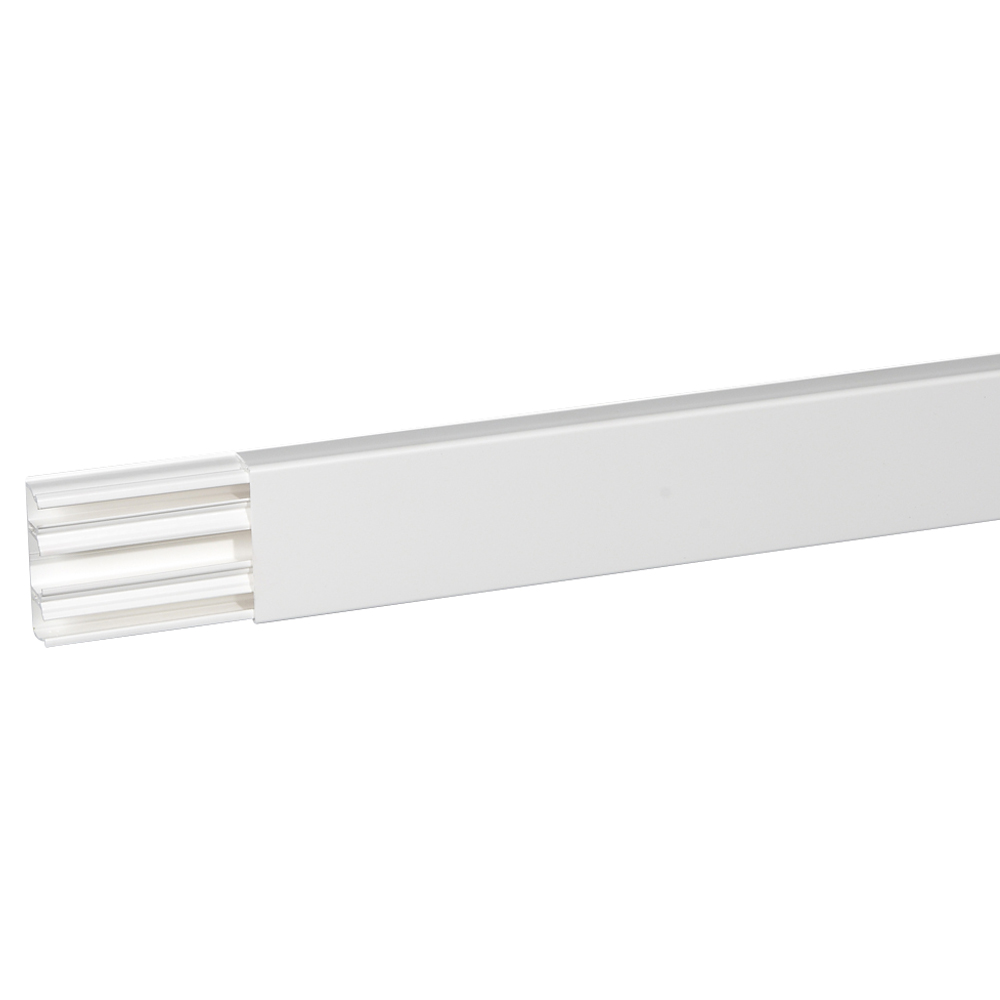 Мини-плинтус DLPlus 60x20 - 3 секции - длина 2,10 м - белый 030114 Legrand