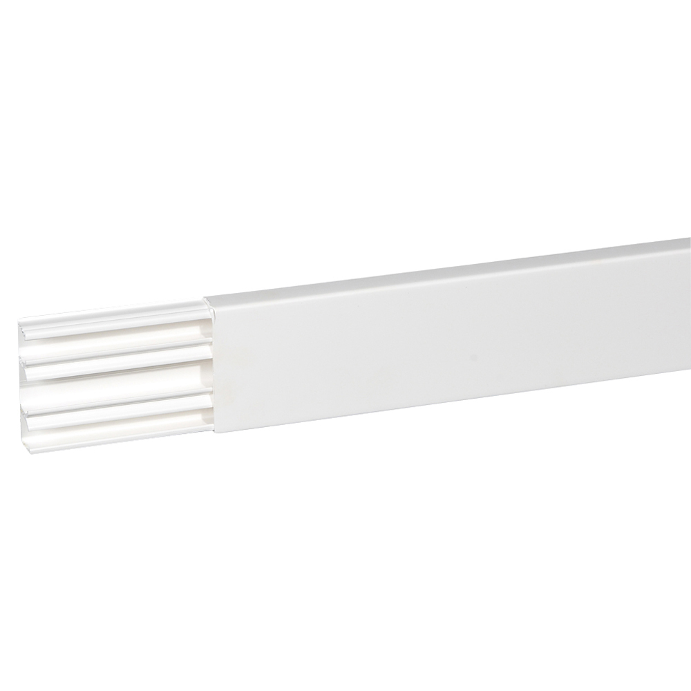 DLPlus Мини-плинтус пл.с/пер.75х20 030033 Legrand