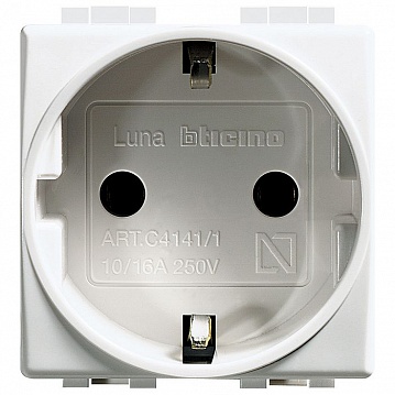 Розетка LIVING LIGHT, скрытый монтаж, с заземлением, со шторками, белый C4141 Bticino