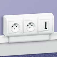 Sagane Рамка для плинтуса 20х12,5 3п 031696 Legrand