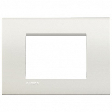Рамка 3 модуля LIVING LIGHT, белый LNA4803BI Bticino