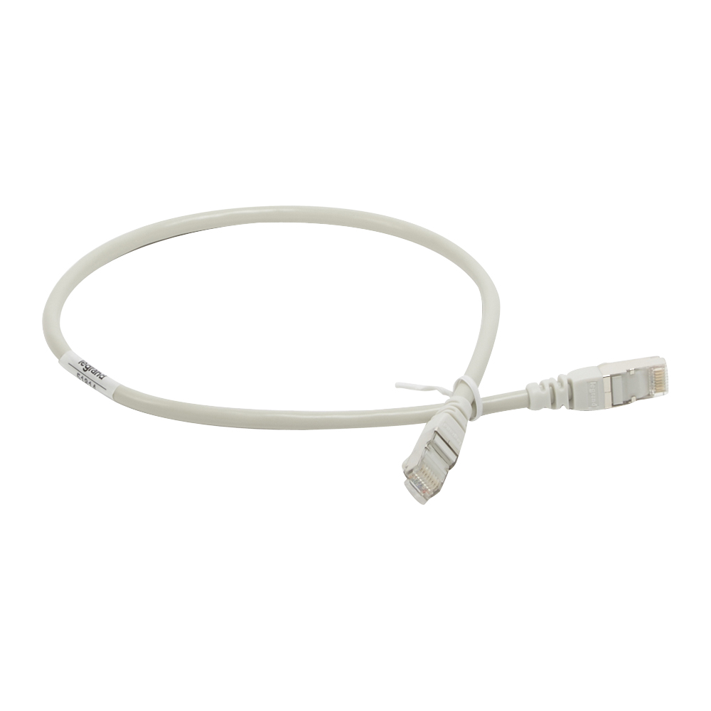 Шнур коммутационный RJ 45 - категория 5е - F/UTP - PVC - экранированный - 0,5 м - серый 051814 Legrand