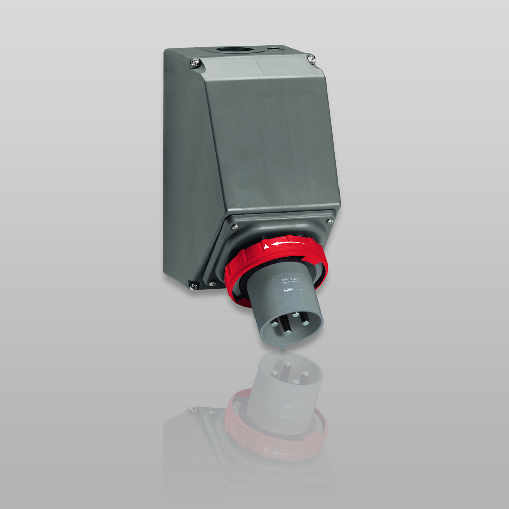 Накладная наклонная вилка в коробке Hypra - IP 66/67-55 - 3К+3 - 125 А - пластик 059544 Legrand