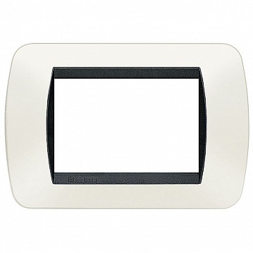 Рамка 3 модуля LIVING LIGHT, белый L4803PB Bticino
