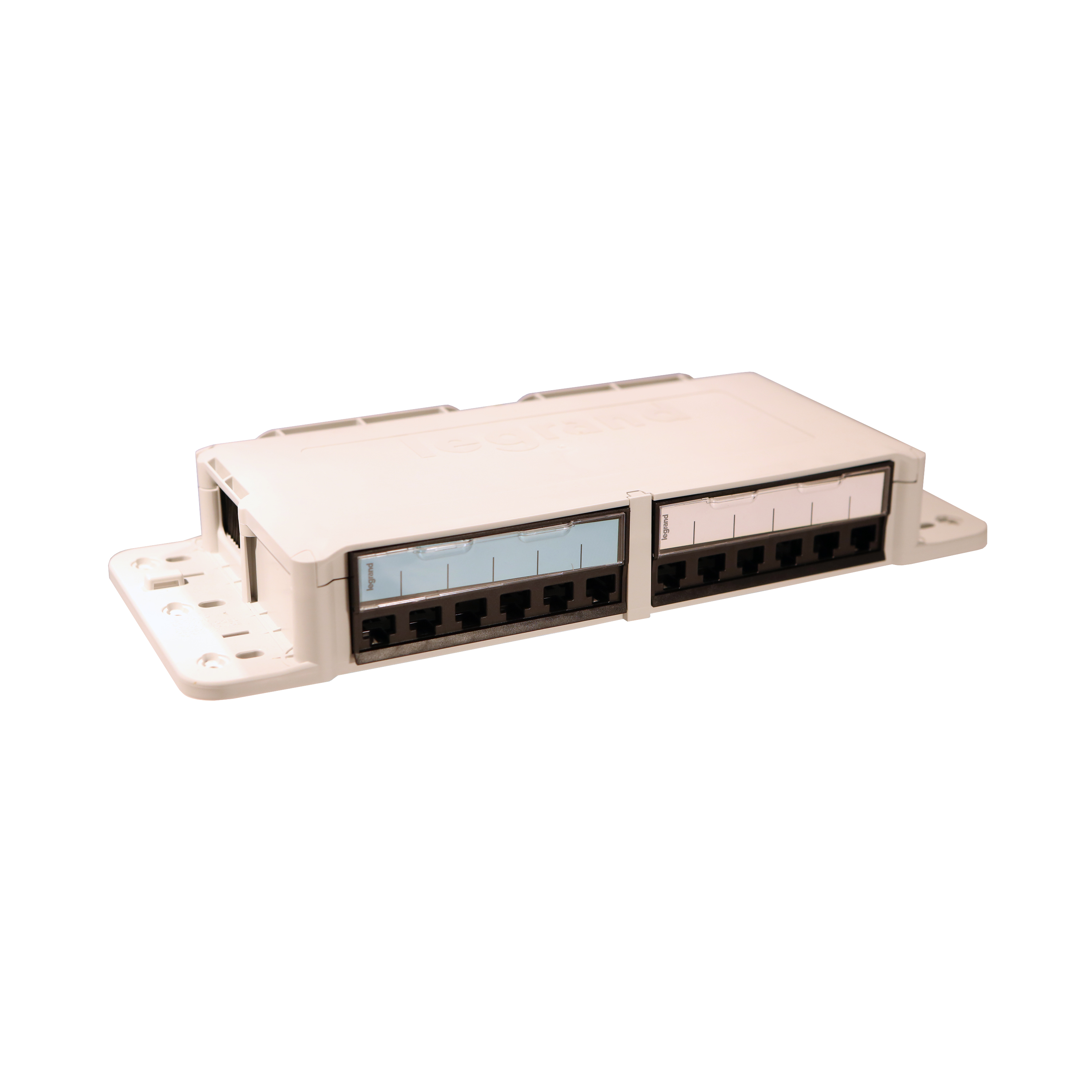Коробка распределительная неукомплектованная - 12 х RJ45 033796 Legrand